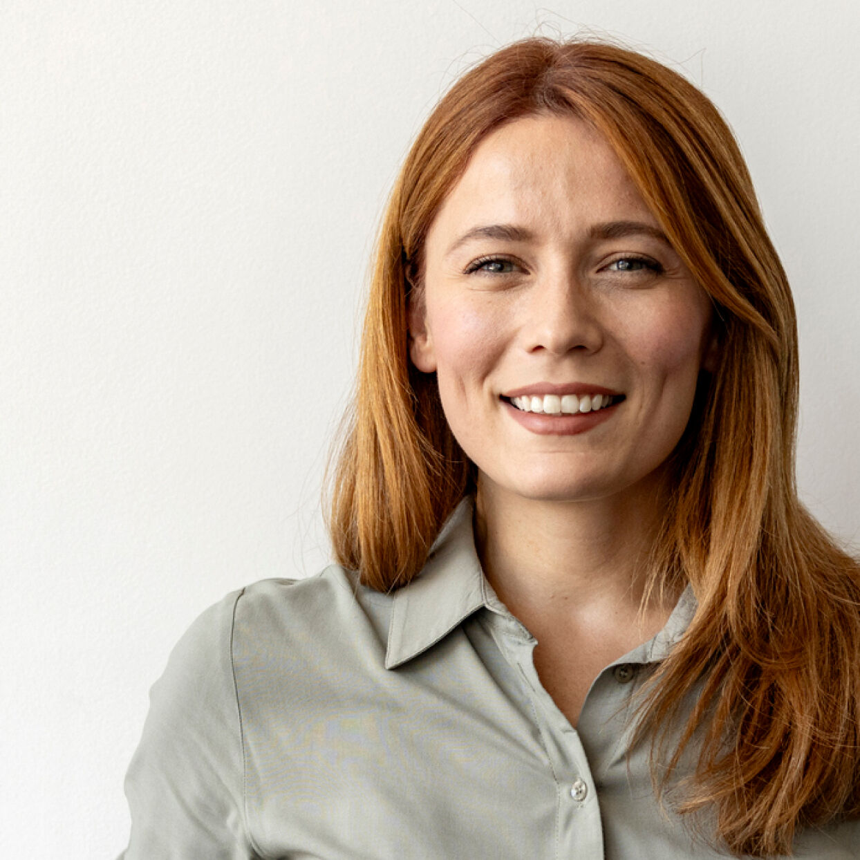 Woman wearing contact lenses