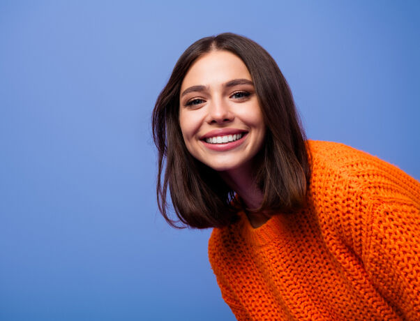 woman wearing contact lenses